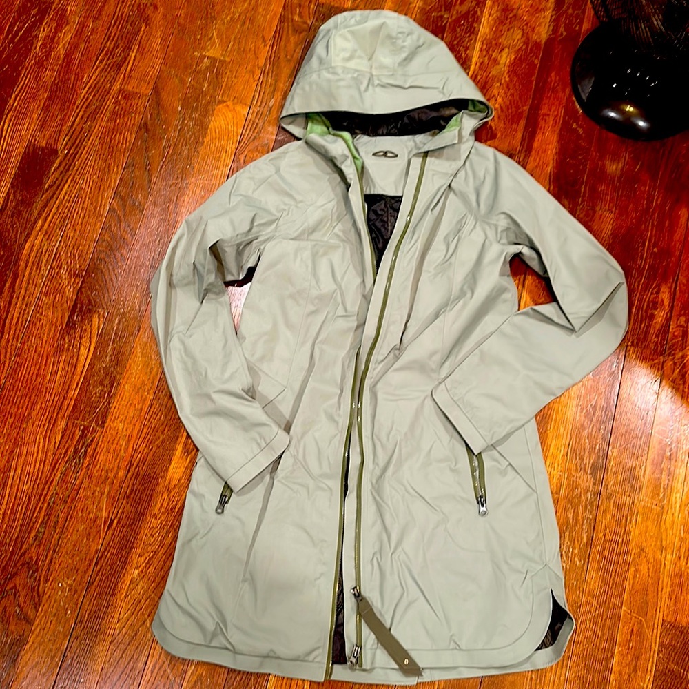 Lululemon rain jacket